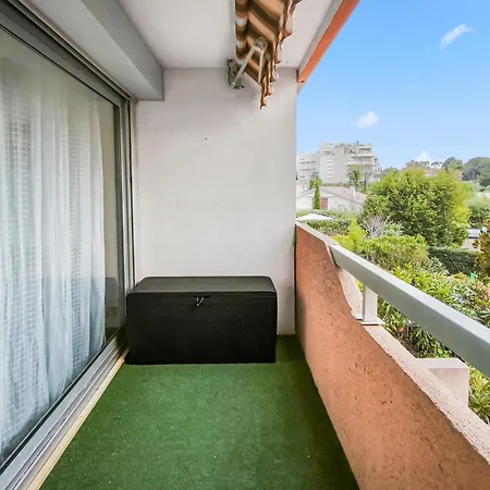Apartman T2 Avec Parking Et Terrasse A St Raphael