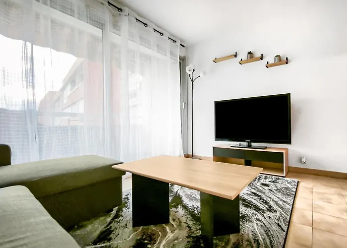 T2 Avec Parking Et Terrasse A St Raphael