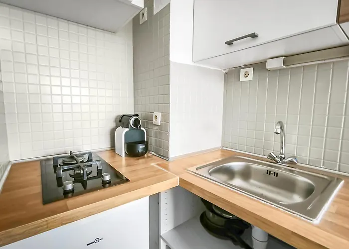 Apartman T2 Avec Parking Et Terrasse A St Raphael Saint-Raphaël