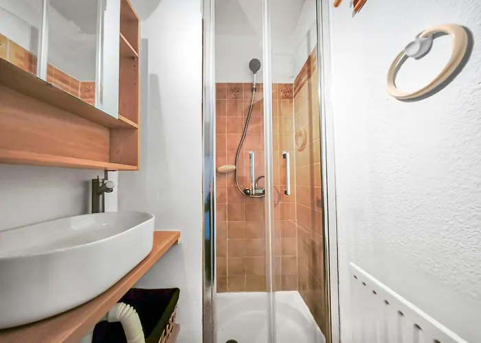 Apartman T2 Avec Parking Et Terrasse A St Raphael Saint-Raphaël