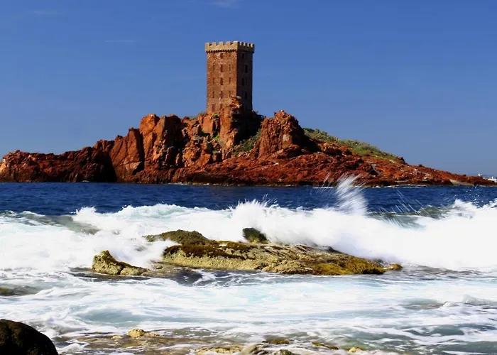 Apartman T2 Avec Parking Et Terrasse A St Raphael