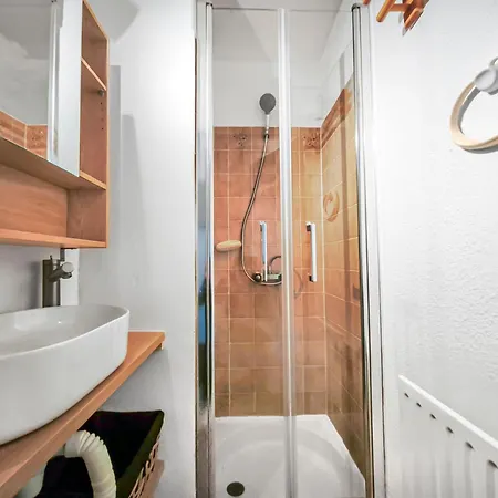 Apartamento T2 Avec Parking Et Terrasse A St Raphael Saint-Raphaël