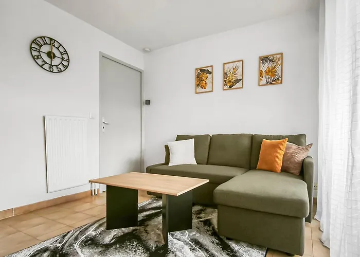 Charmant T2 avec Parking et terrasse à St Raphael Appartement