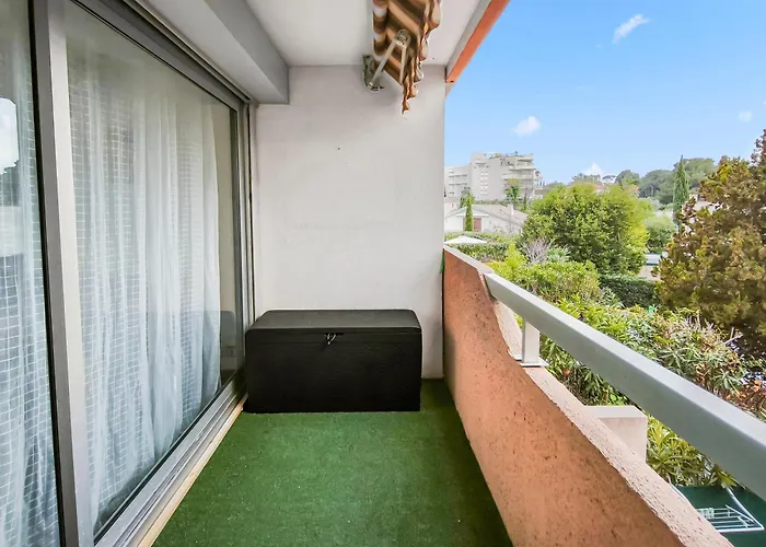 Apartamento T2 Avec Parking Et Terrasse A St Raphael