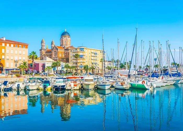 Apartament T2 Avec Parking Et Terrasse A St Raphael Saint-Raphaël